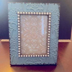 Very pretty brand new frame 5 by 7 from Peir One